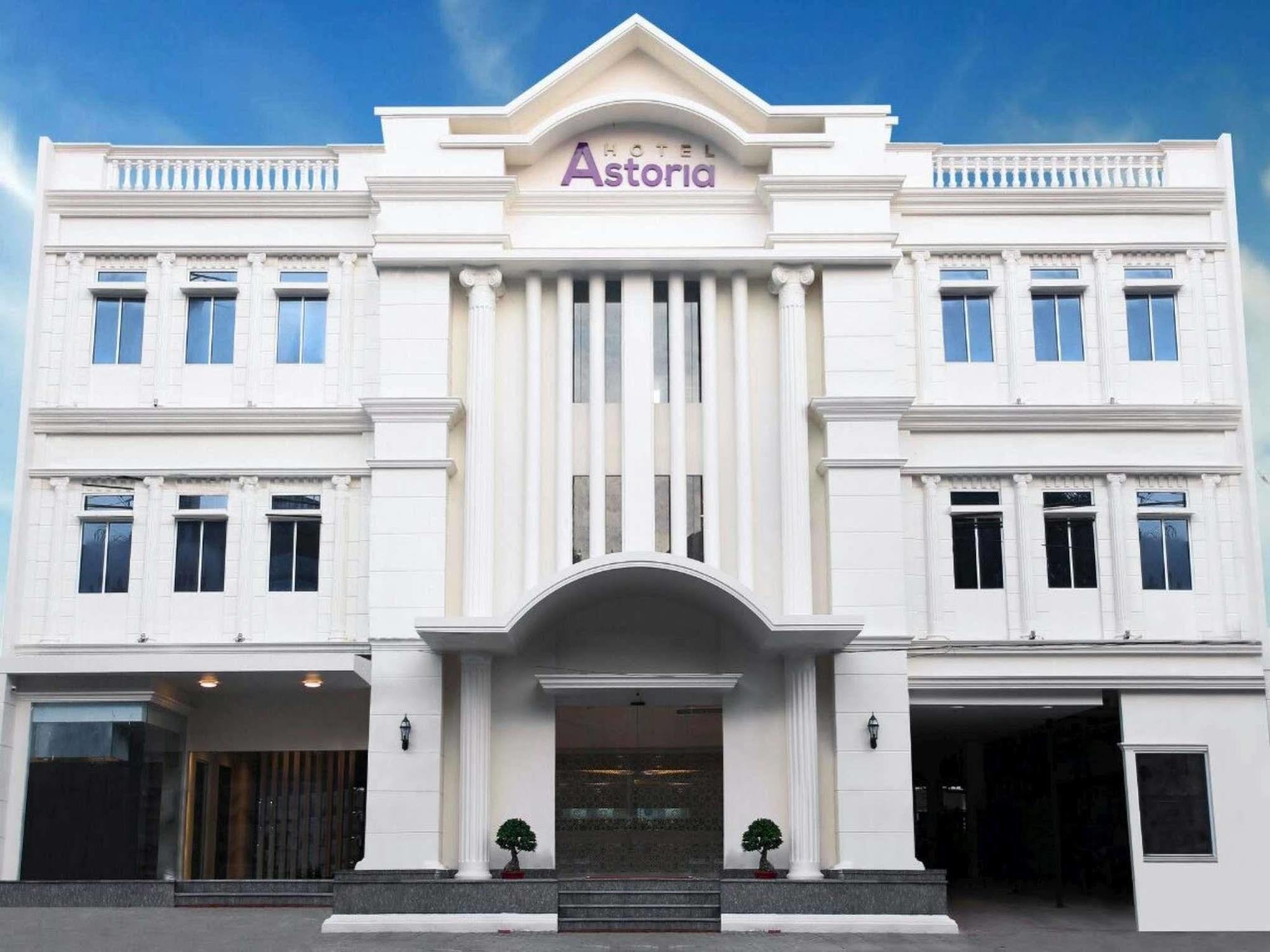 Hotel Astoria Bandar Lampung Exterior foto